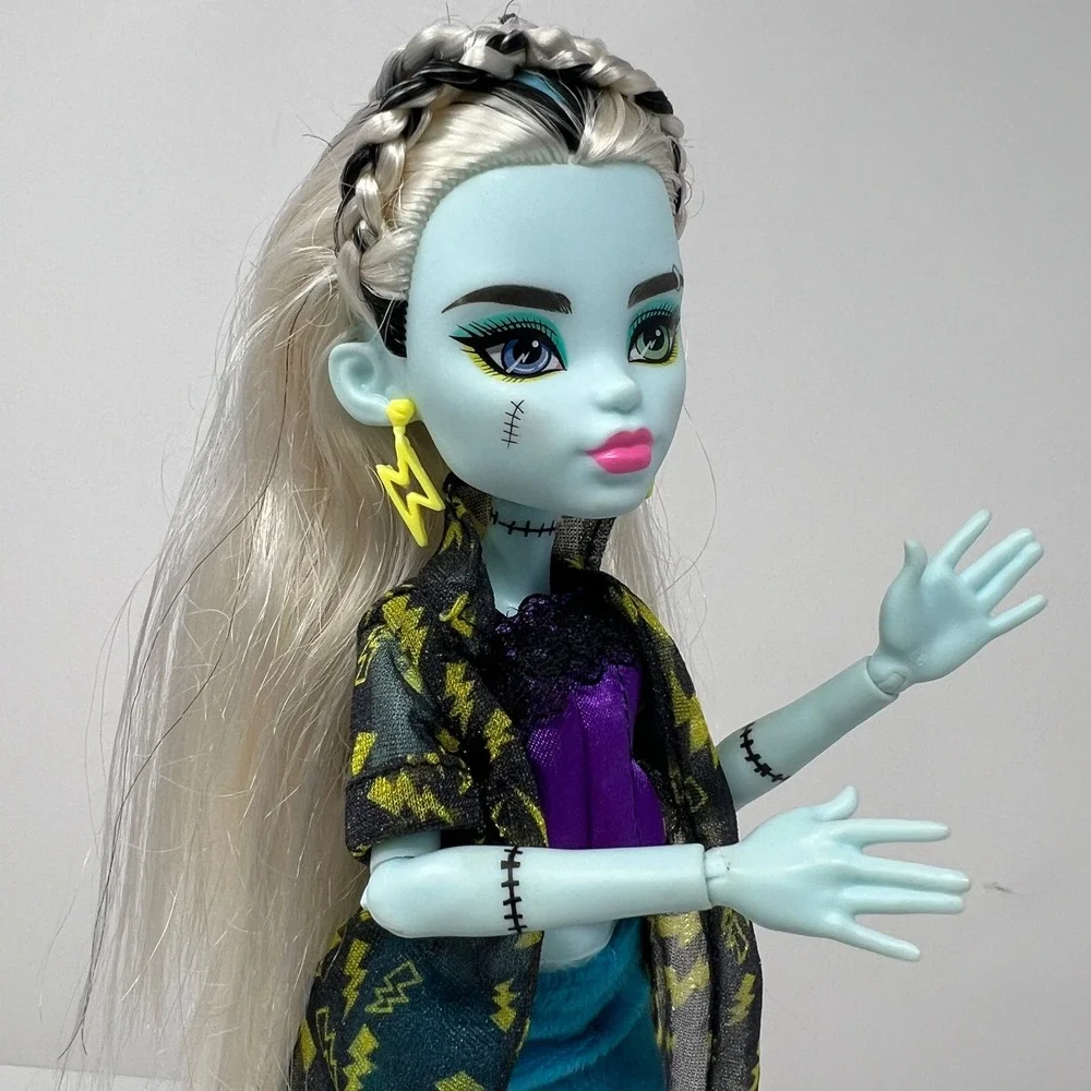 Monster High Frankie Stein G3 Doll Blue Purple Lightning‎ Bolt Fashion 2022